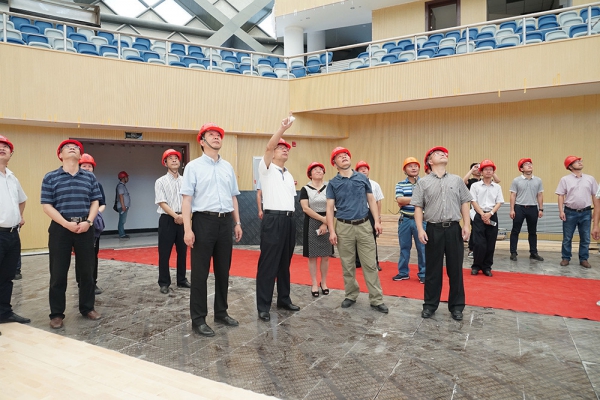 市委書記史濟(jì)錫、市長朱晨調(diào)研中立公司承建的民生項(xiàng)目工程